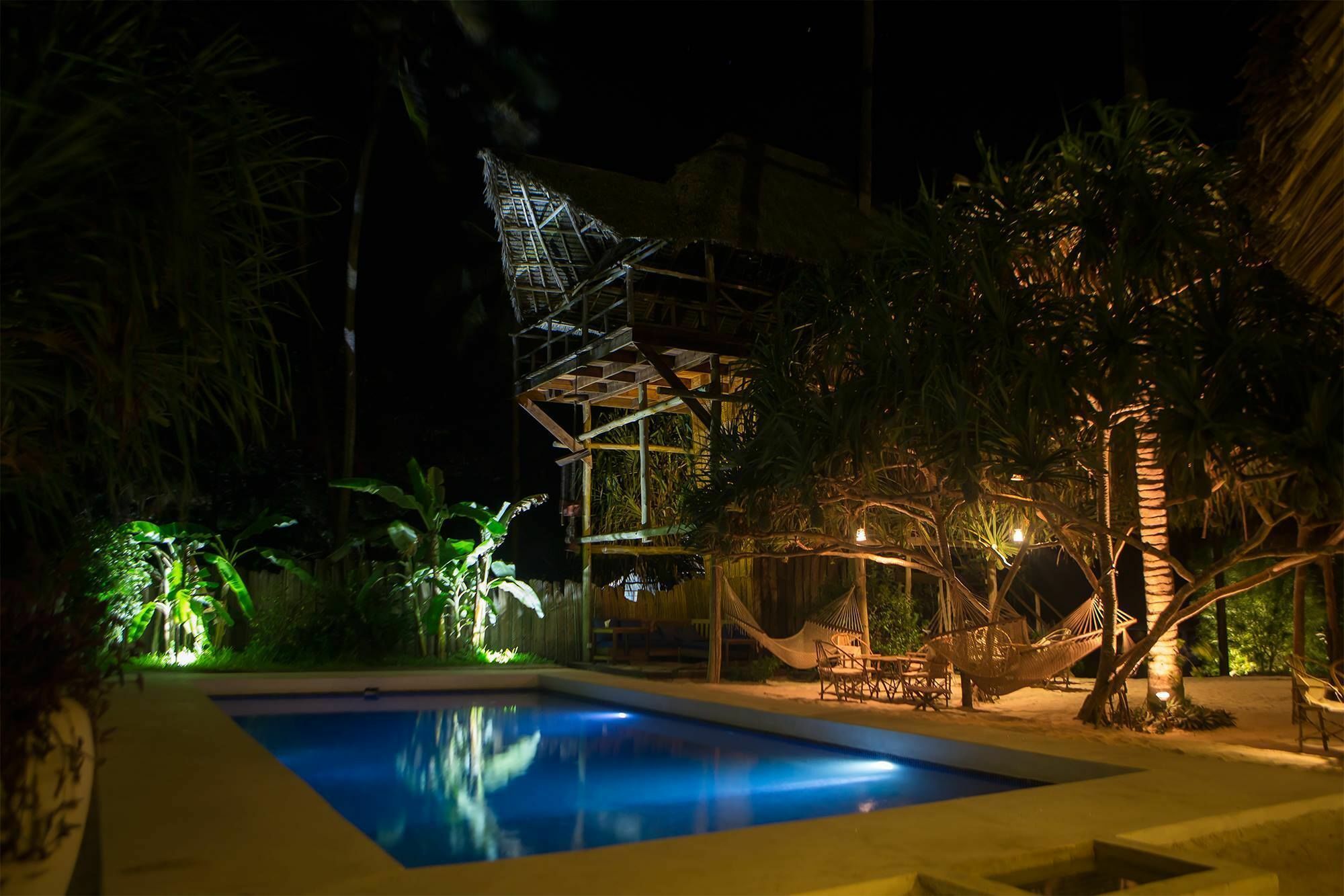 Zanzibar Sunrise At Bandas Hotel 4*