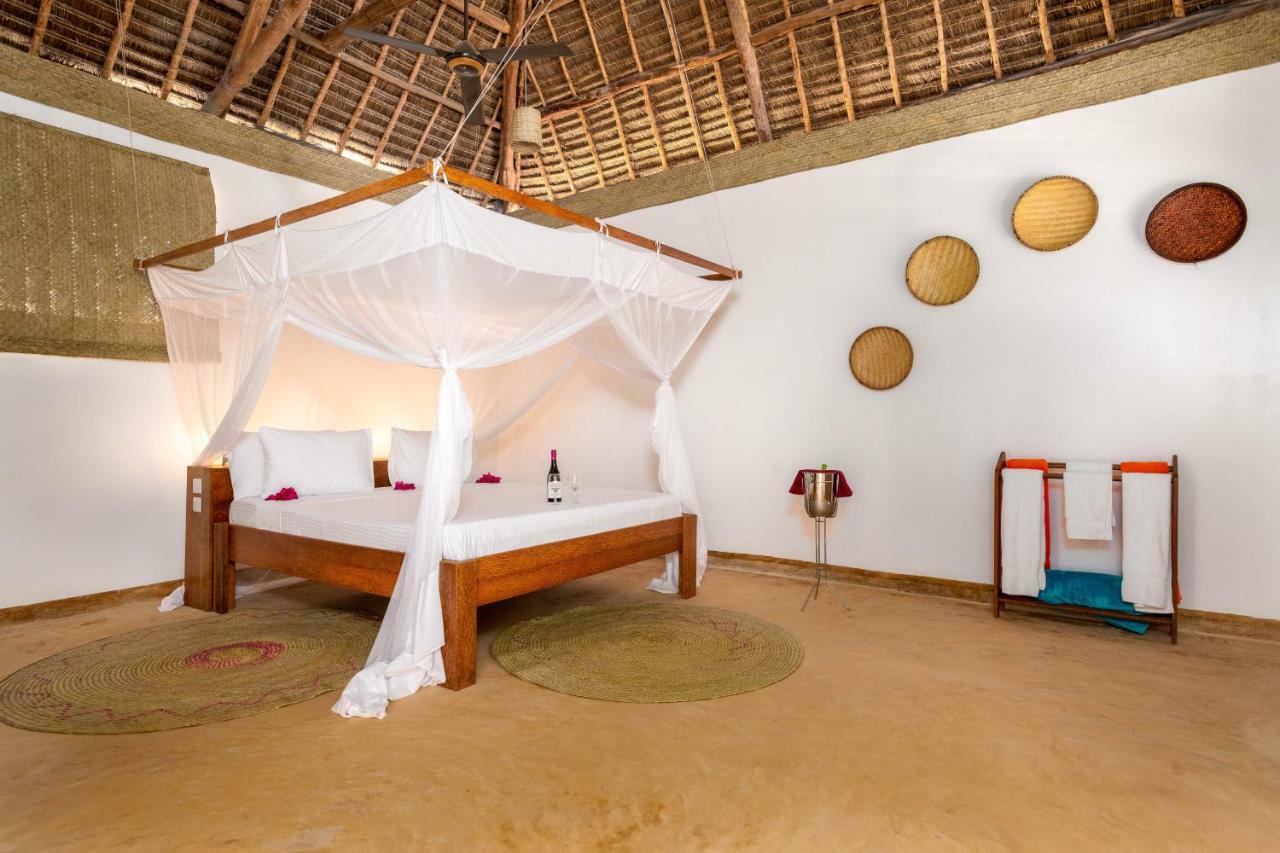 Zanzibar Sunrise At Bandas Hotel